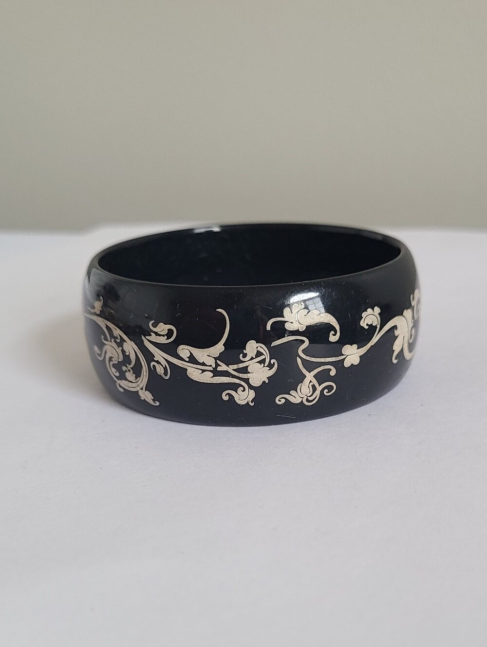 Vintage Black Lucite Resin Floral Design Two Tone Bold Chunky Wide Thick Bangle